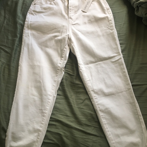 White jeans never worn - Picture 2 of 4